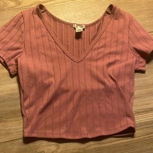 small cropped t shirt